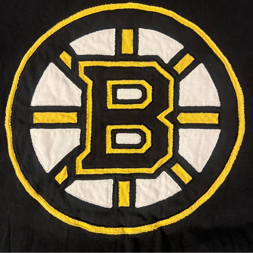 47 Bruins Stitched Black T-Shirt with Logo Tee 🔥Unisex🔥 - Picture 2 of 4